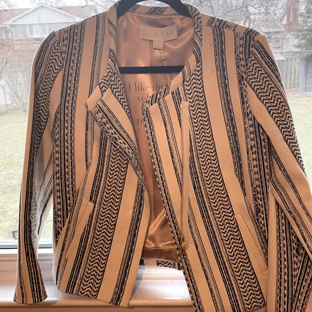 Ellie Mae jacket / blazer in a size 4 womens - TTS.